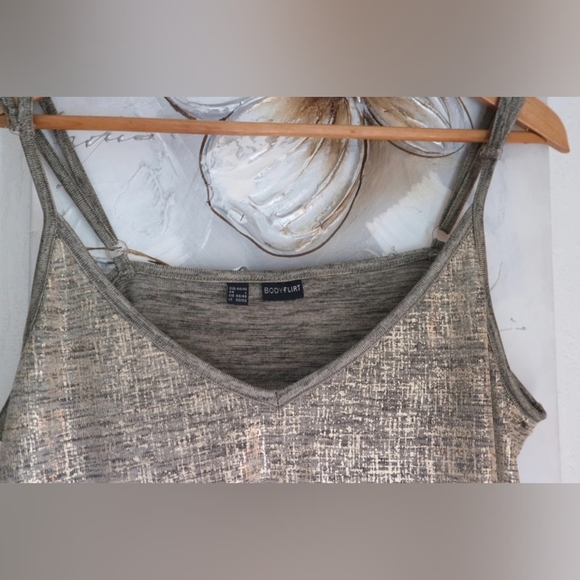 Metallic Tank Top - Picture 4 of 5